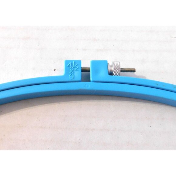 2 Embroidery Hoops Blue Plastic Round 8 Inch Oval 9x4.5 Inch Screw Closure - Picture 4 of 6